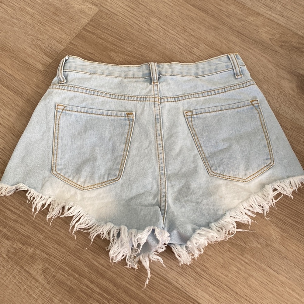 Shein high waisted shorts - Picture 2 of 3